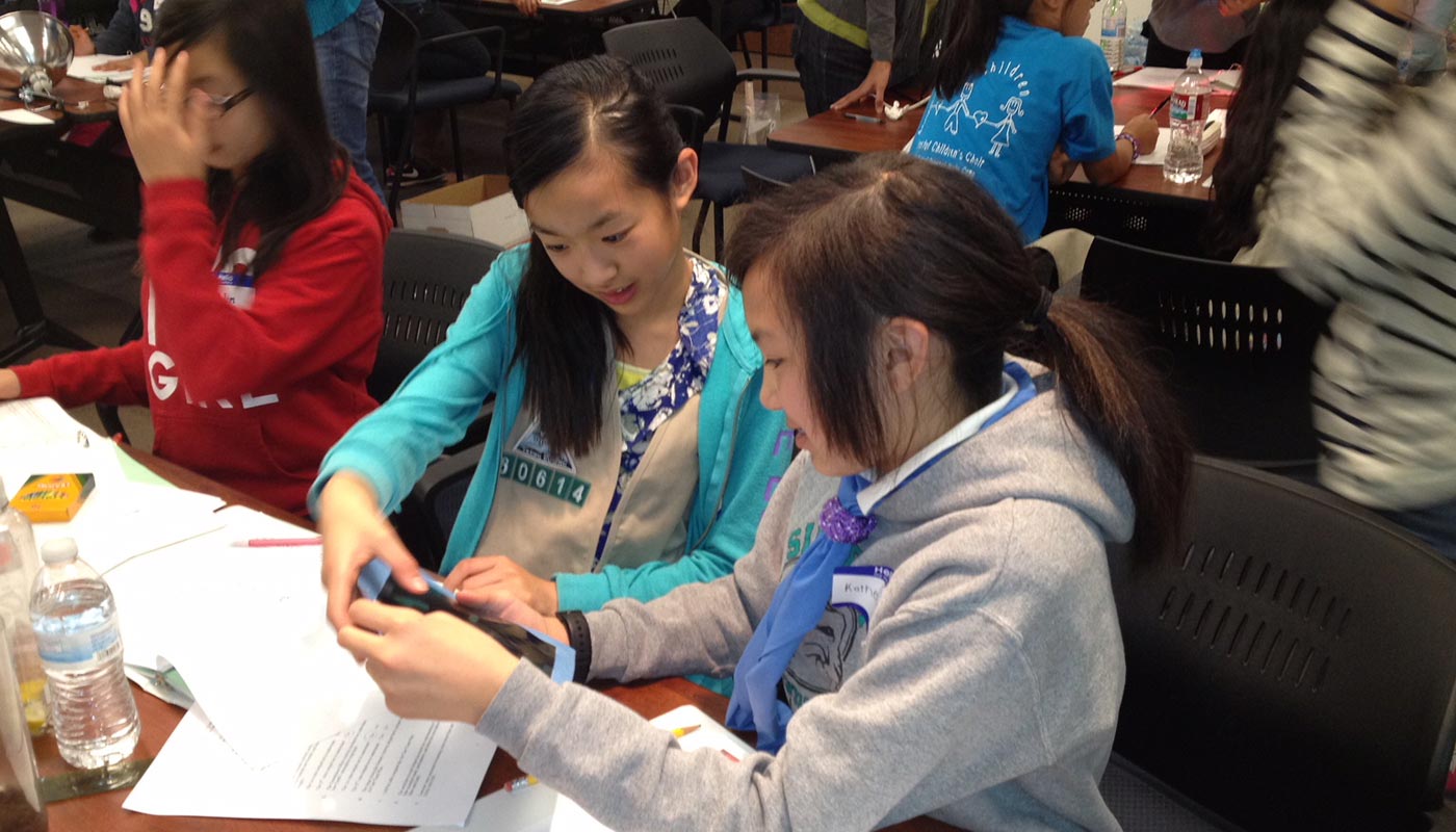 girls working together