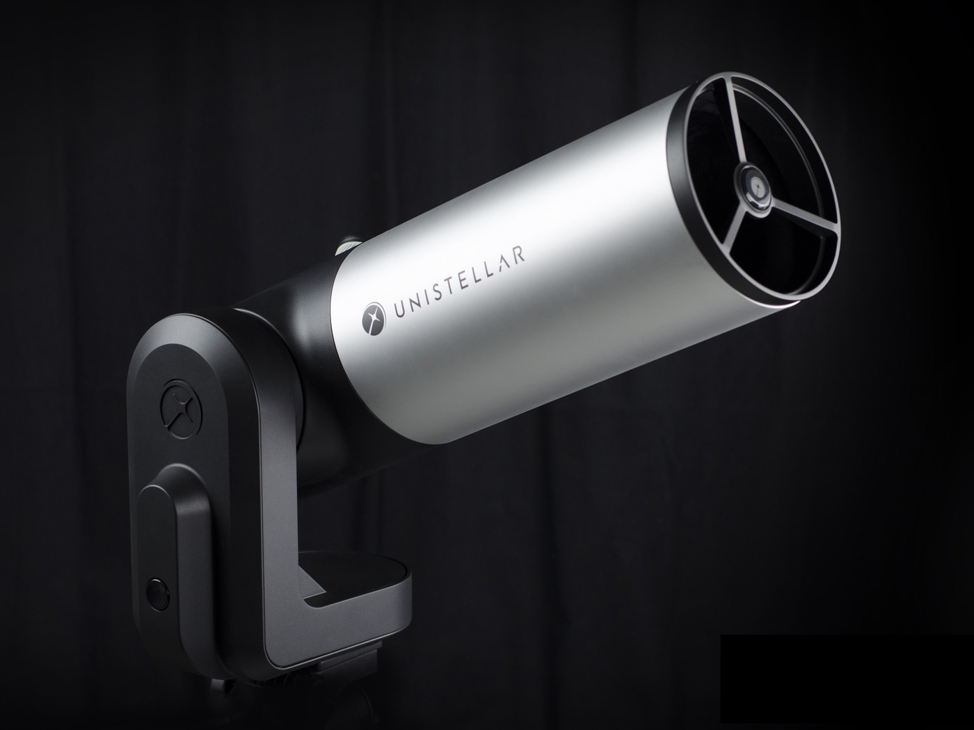 Unistellar Telescope against black background