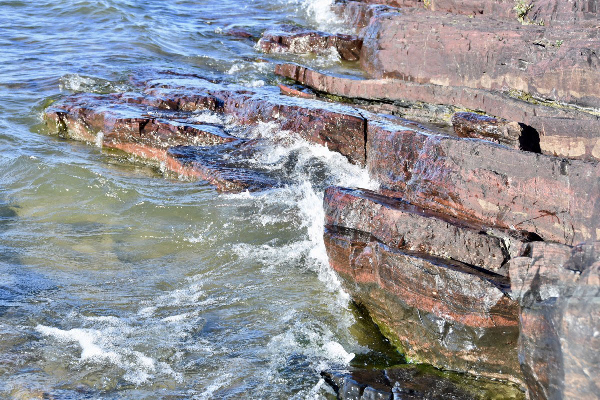  Ironstones deposited on the seafloor nearly two billion years ago 