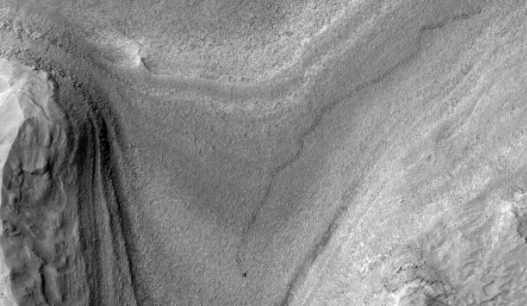 NASA Orbiter Spots Curiosity Rover