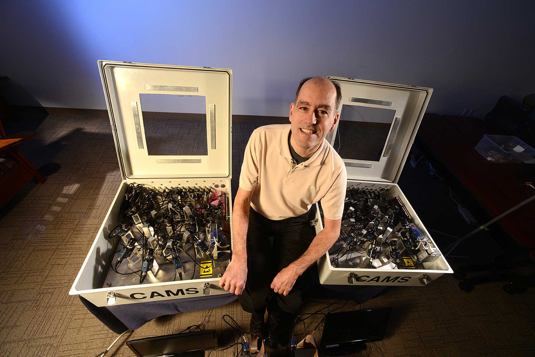 Peter Jenniskens and CAMS equipment