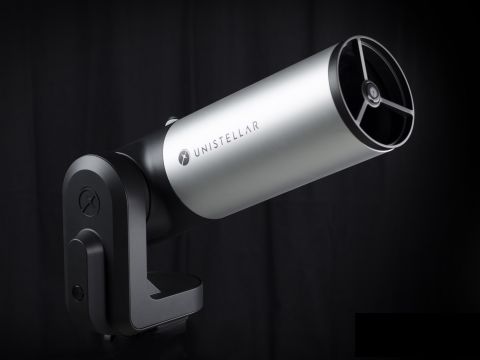 Unistellar Telescope against black background