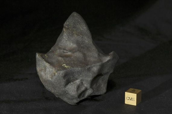 image of the arrowhead-shaped meteorite