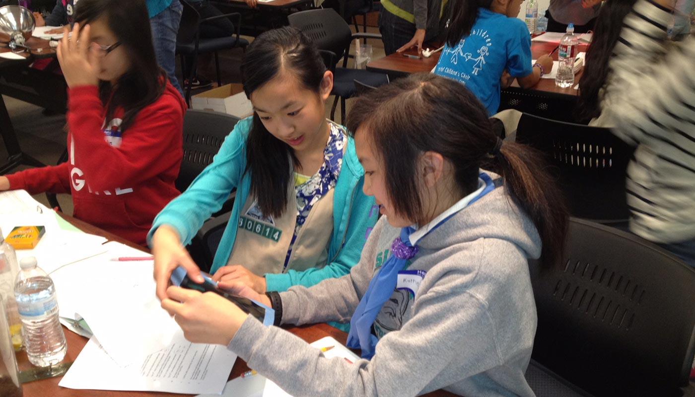 girls working together